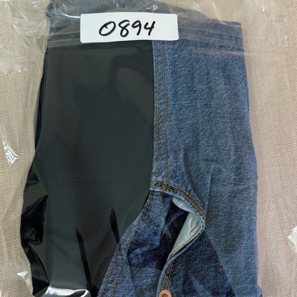 Isabel Maternity by Ingrid & Isabel Denim Midi Shorts Over Belly Blue Size 6 - Picture 7 of 7